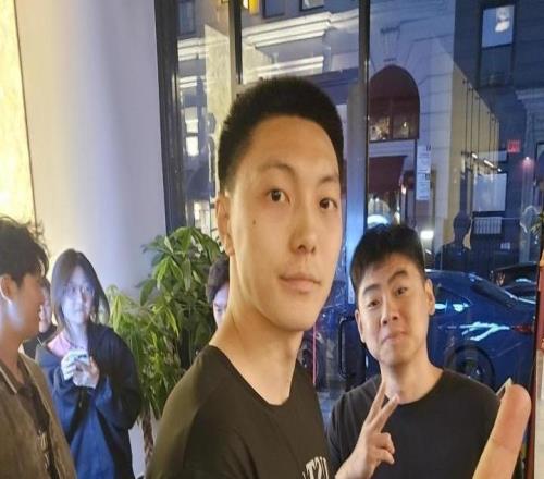 小曾穿籃網訓練褲！網友在曼哈頓遇到曾凡博胡明軒：兩人都很友好