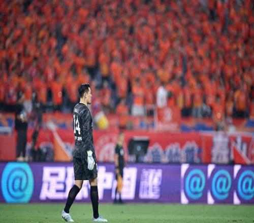 “扔袖標(biāo)”風(fēng)波未停亞足聯(lián)的罰單也來了，山東魯能煩惱一大堆